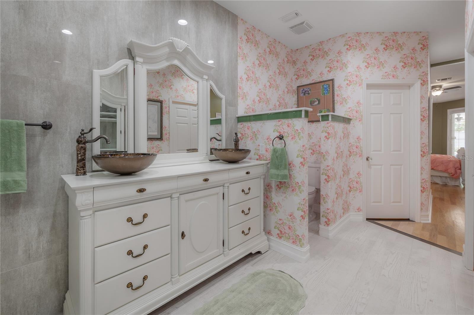 TEMPLE TERRACE ESTATES - Residential