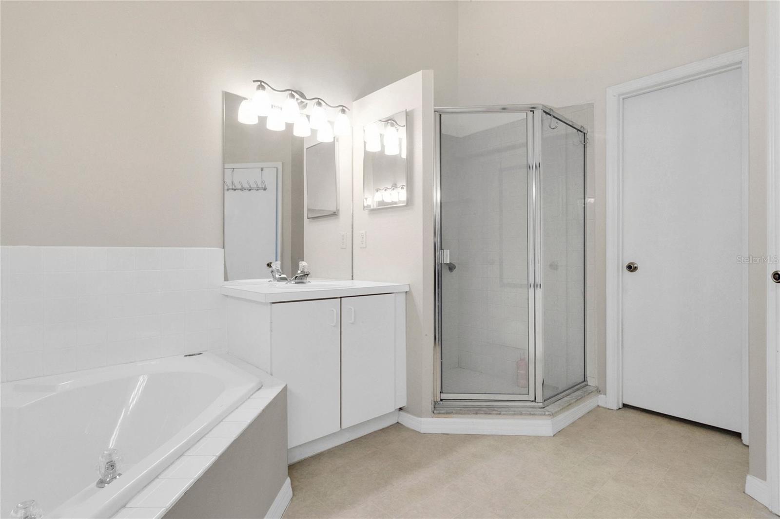 VENTURA VILLAGE PH 04 - Residential