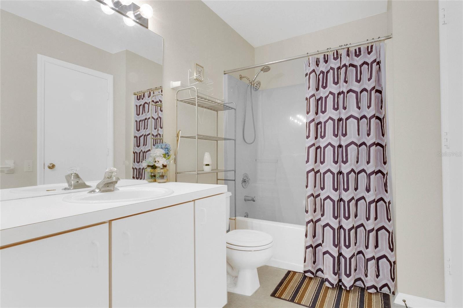 VENTURA VILLAGE PH 04 - Residential