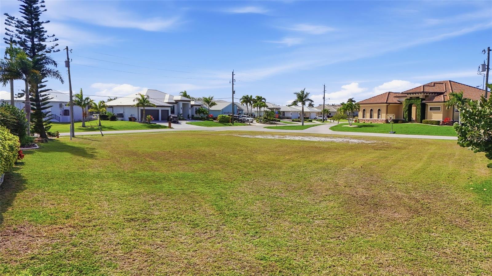 PUNTA GORDA ISLES SEC 14 - Land