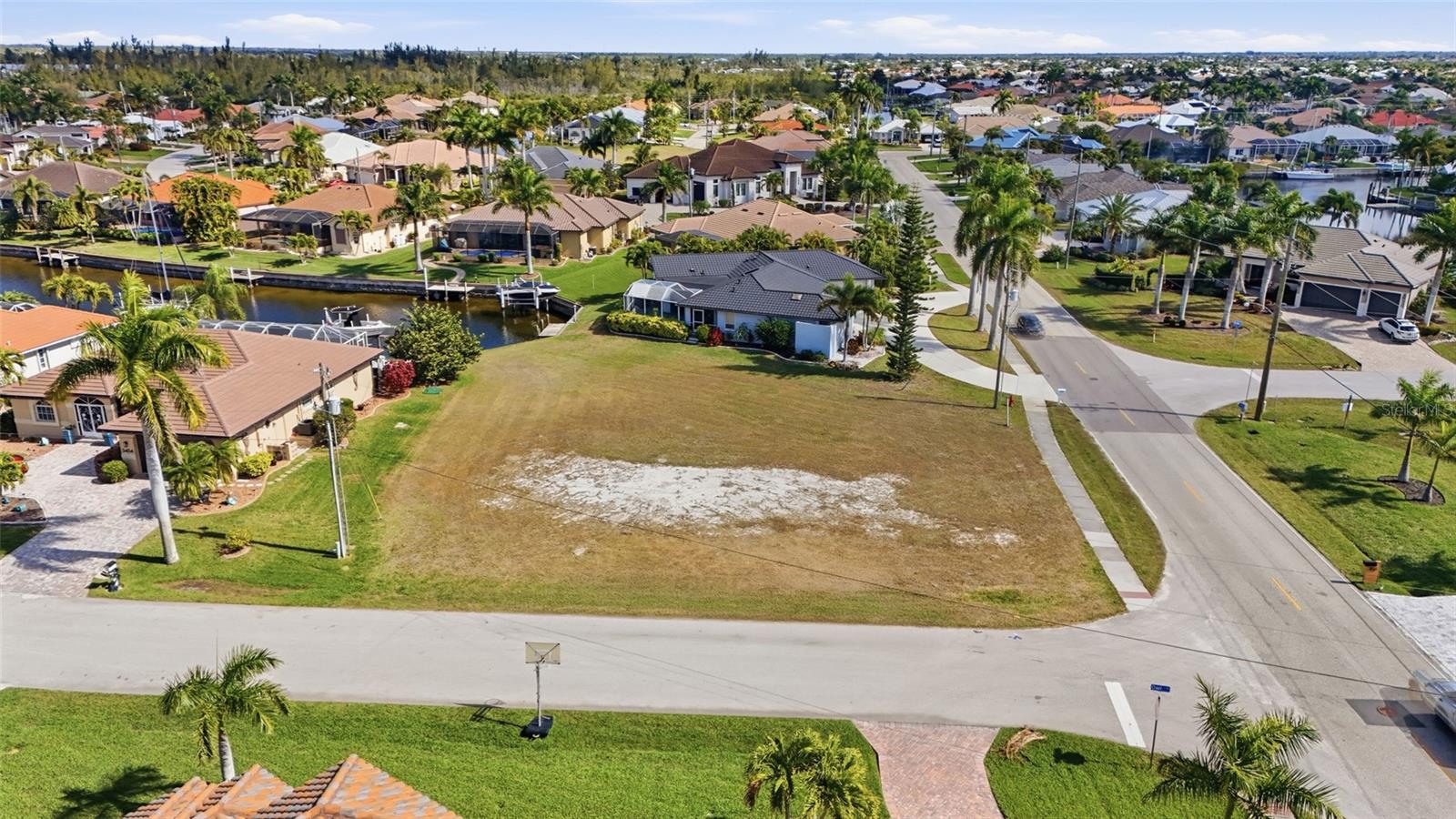 PUNTA GORDA ISLES SEC 14 - Land