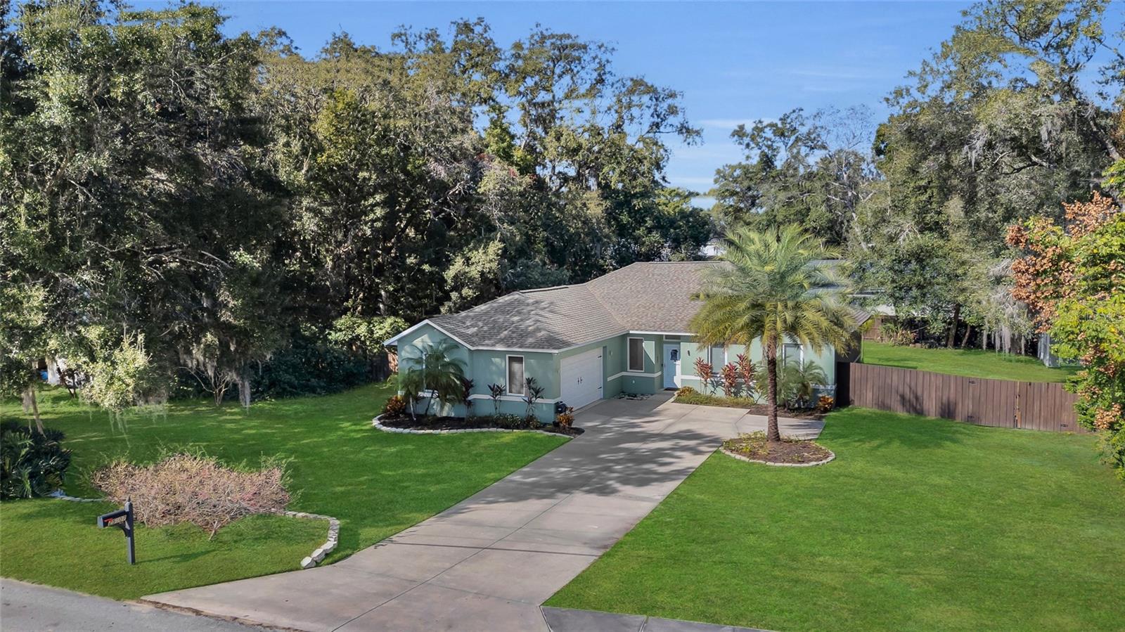 MOUNT PLYMOUTH - Residential