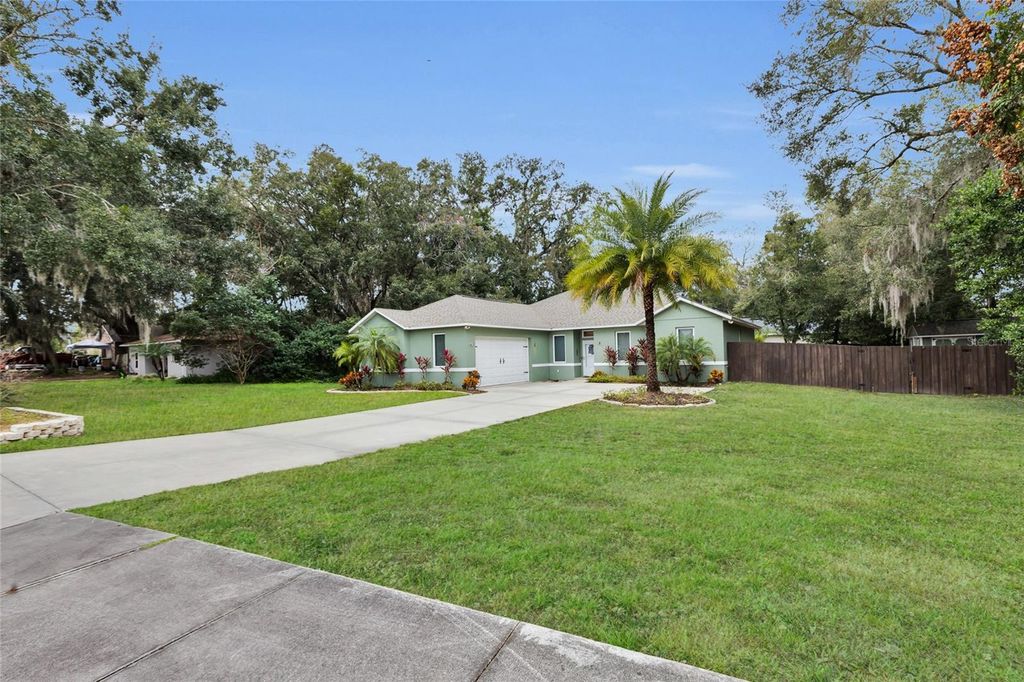 Photo of 25507 Troon Avenue, Sorrento, FL 32776 (MLS # G5106530)