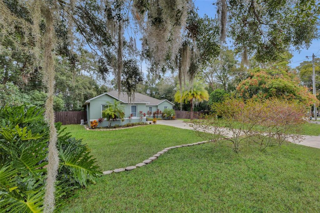 Photo of 25507 Troon Avenue, Sorrento, FL 32776 (MLS # G5106530)