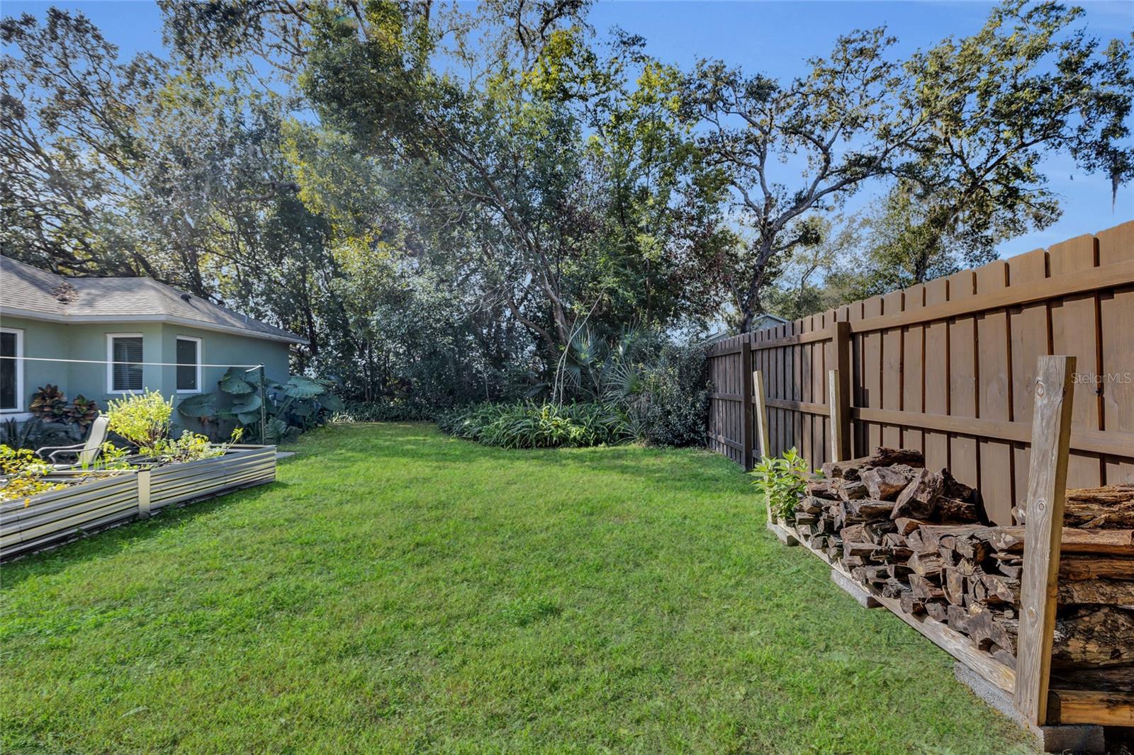 MOUNT PLYMOUTH - Residential