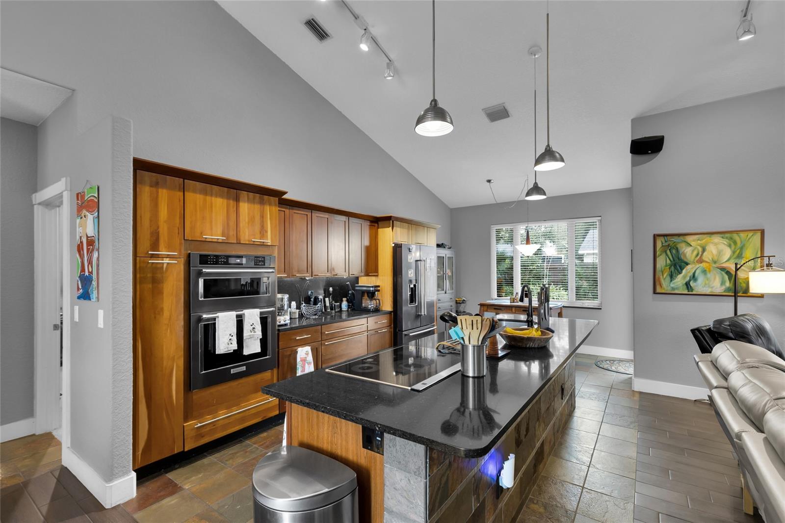 MOUNT PLYMOUTH - Residential