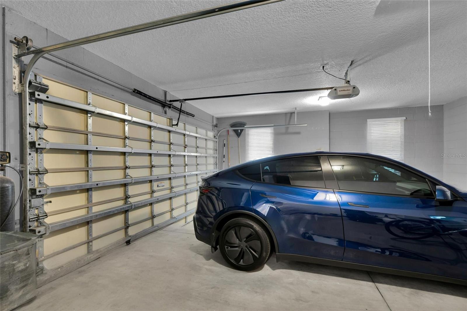 MOUNT PLYMOUTH - Residential