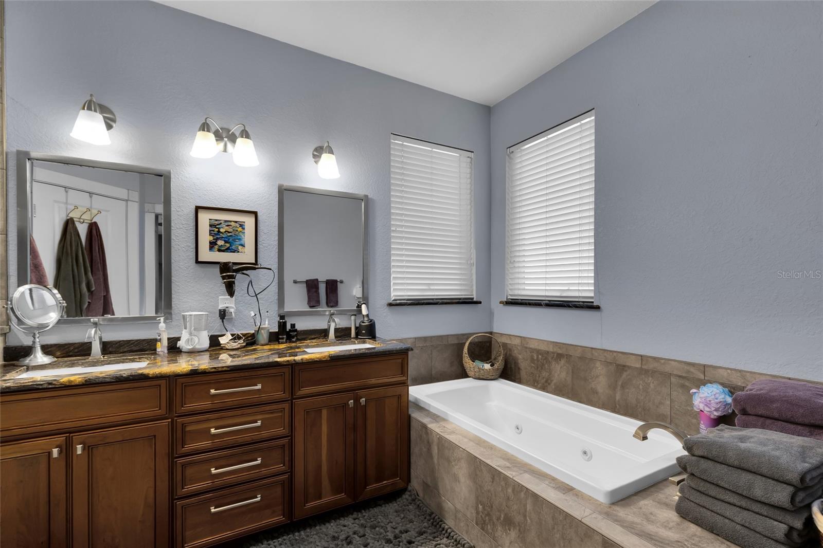 MOUNT PLYMOUTH - Residential