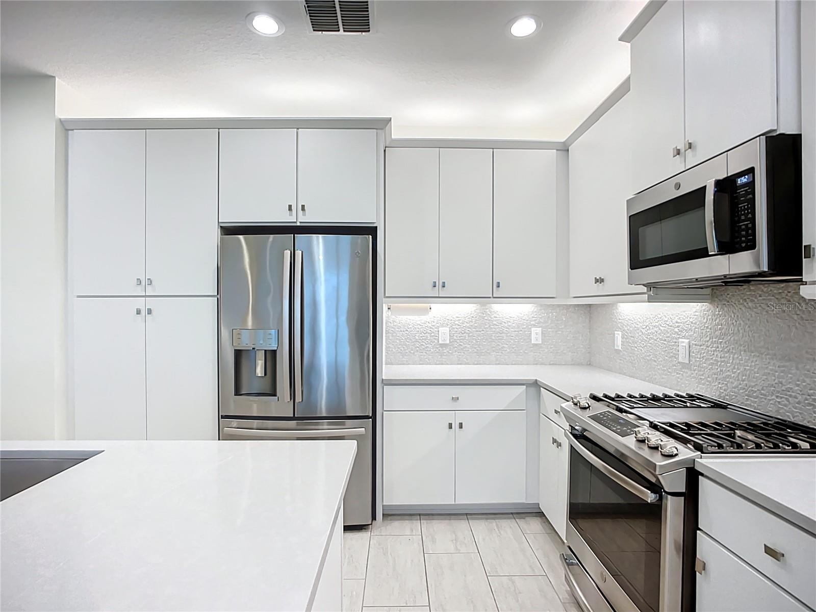 VALENCIA DEL SOL PH 1 - Residential Lease