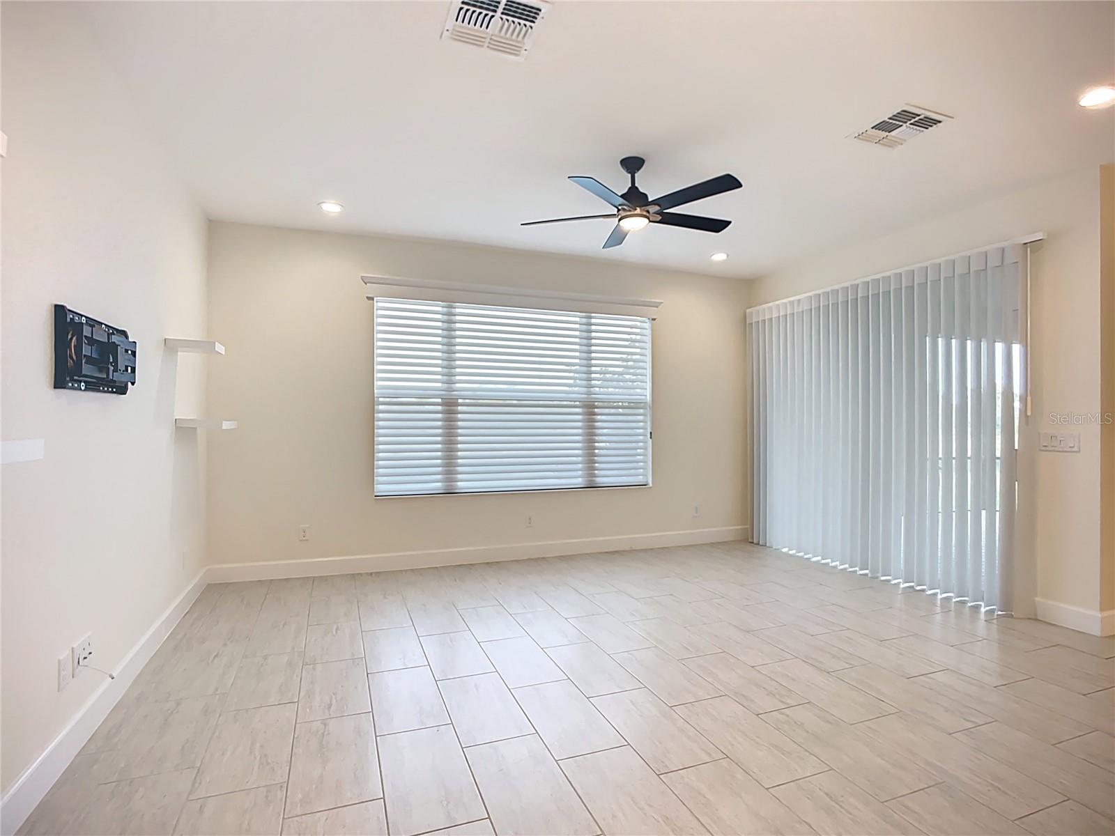 VALENCIA DEL SOL PH 1 - Residential Lease