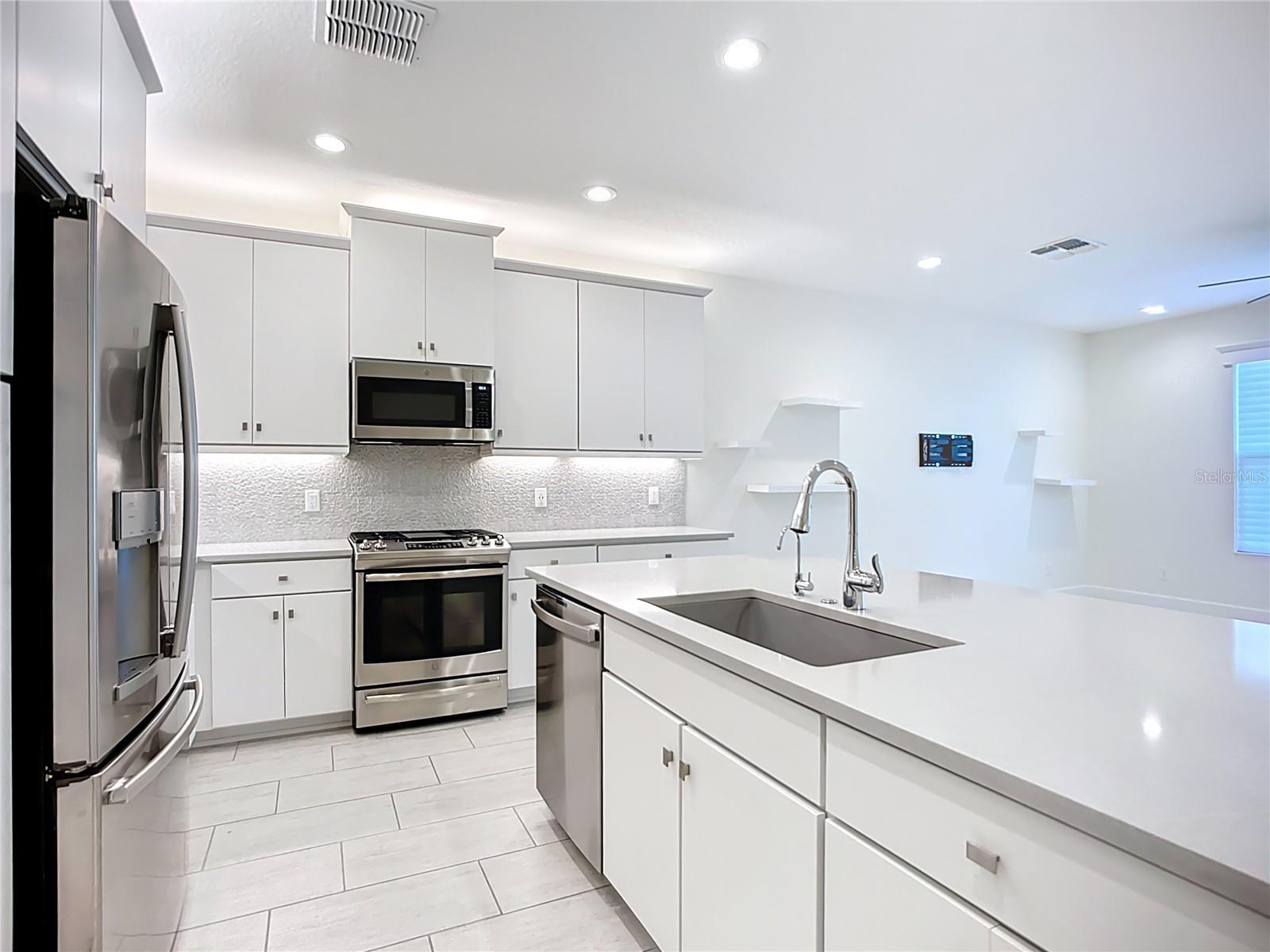 VALENCIA DEL SOL PH 1 - Residential Lease