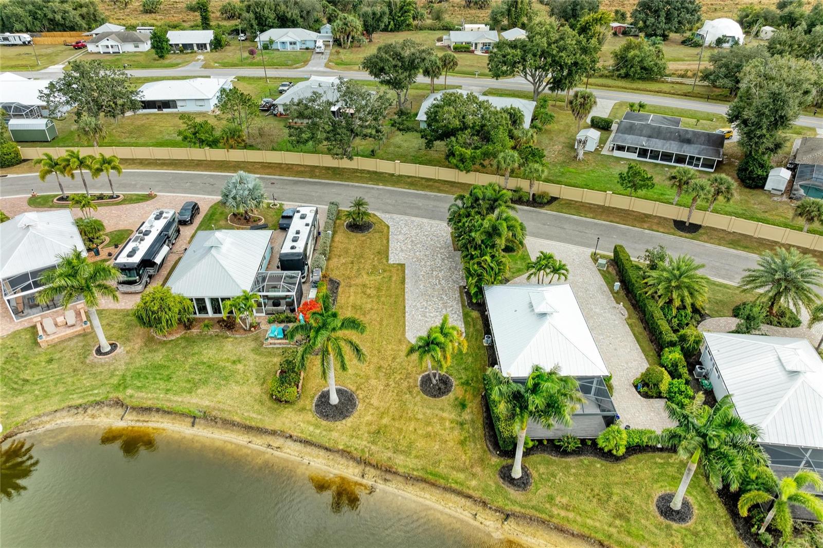 THORNTON CRK MOTORCOACH RESIDENCE - Land