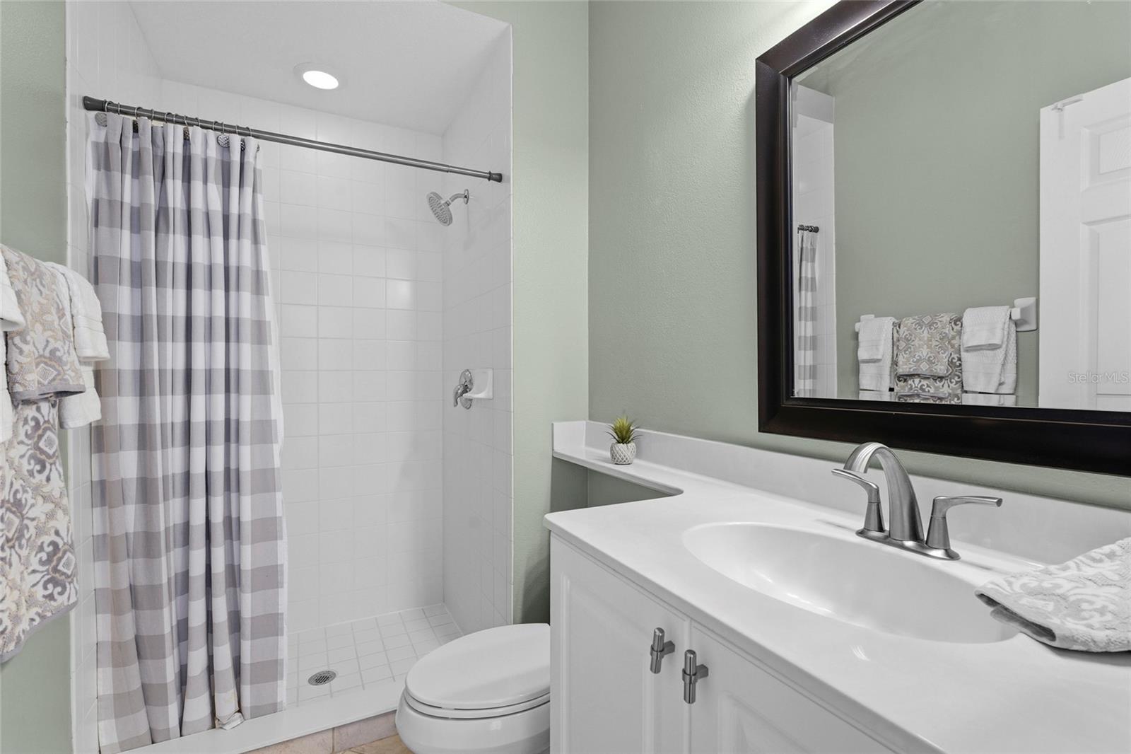 CHARLESTON POINTE PH 1A AT UNIV PLACE - Residential