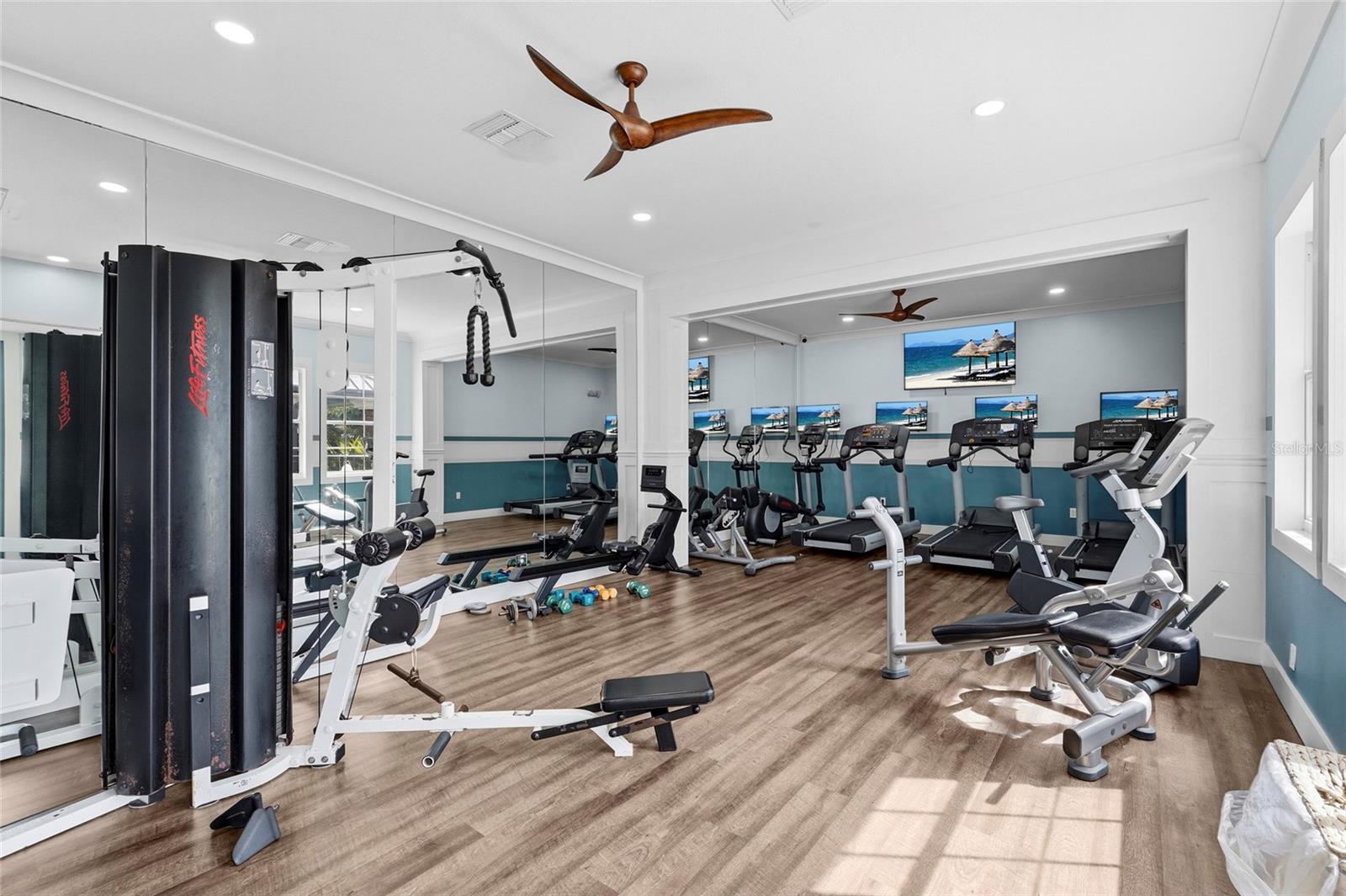 CHARLESTON POINTE PH 1A AT UNIV PLACE - Residential