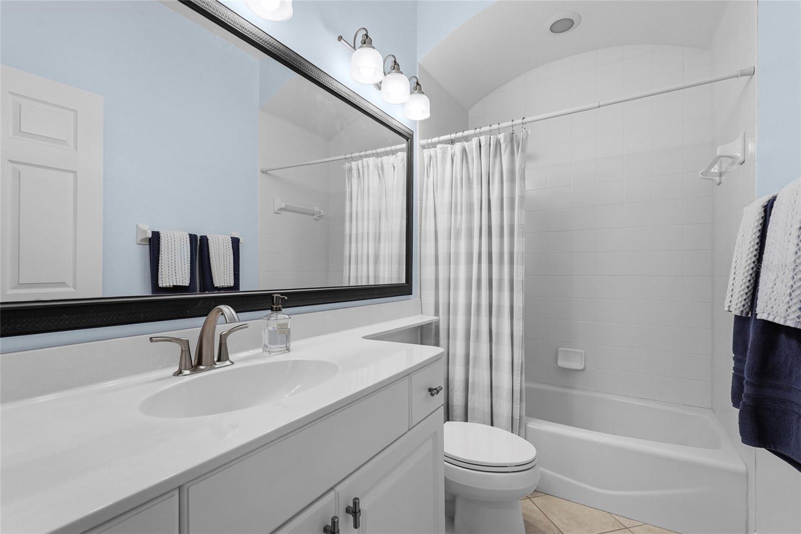 CHARLESTON POINTE PH 1A AT UNIV PLACE - Residential