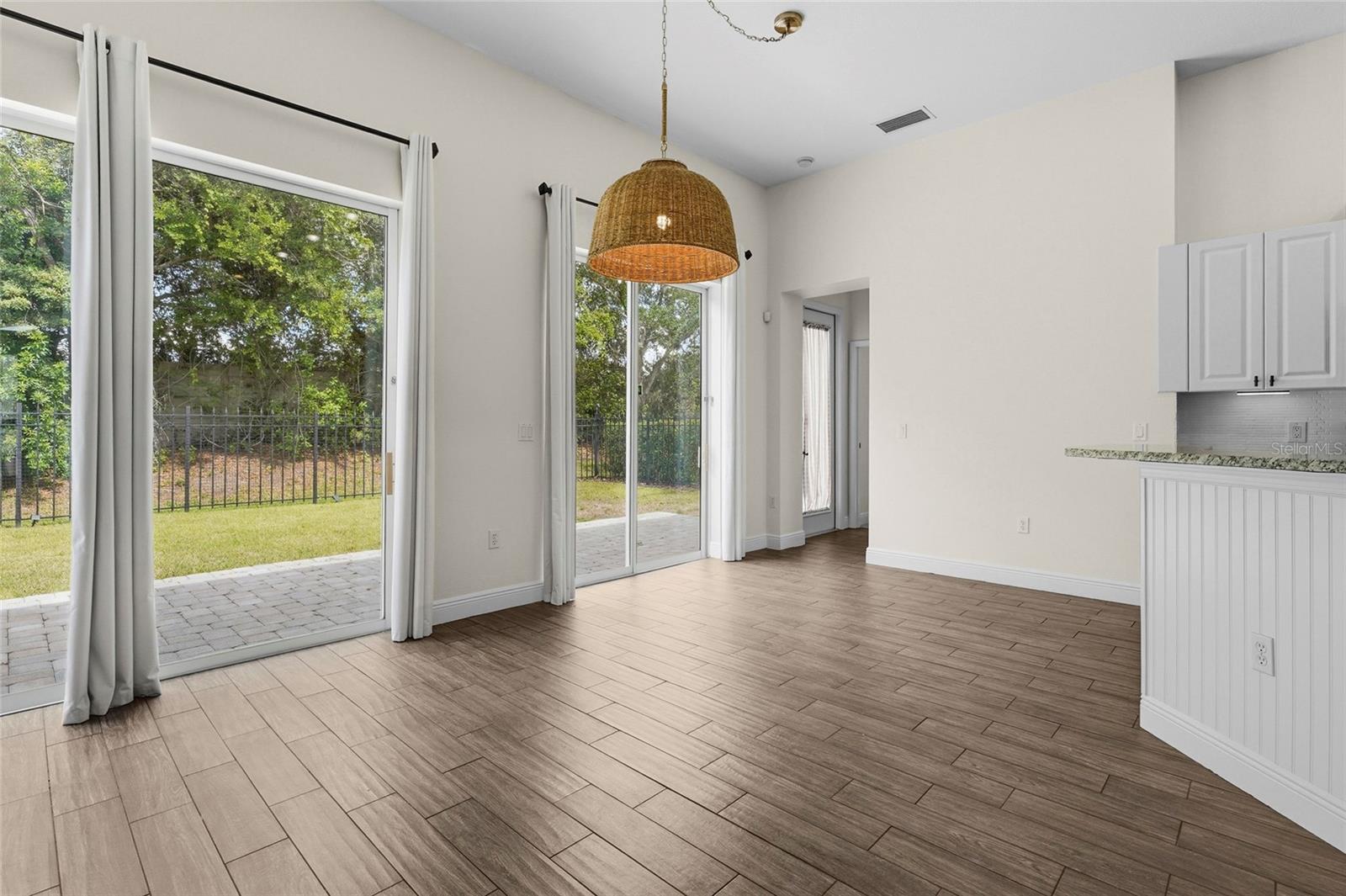 CHARLESTON POINTE PH 1A AT UNIV PLACE - Residential