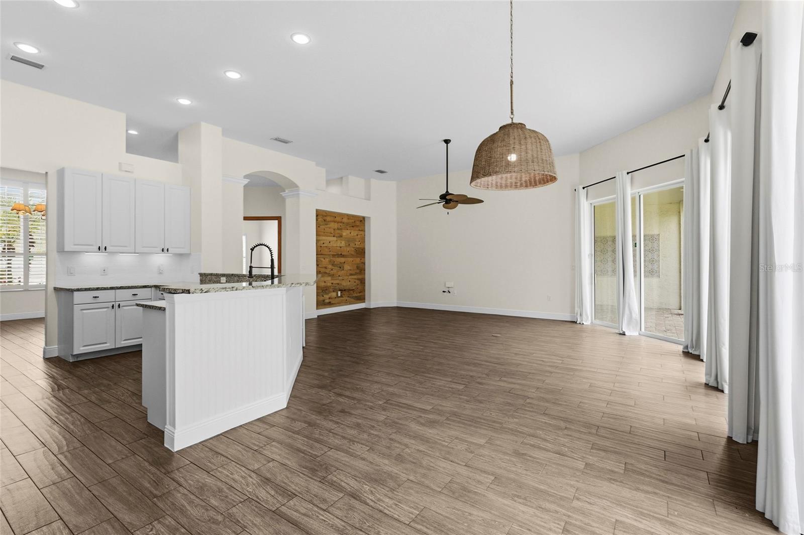 CHARLESTON POINTE PH 1A AT UNIV PLACE - Residential