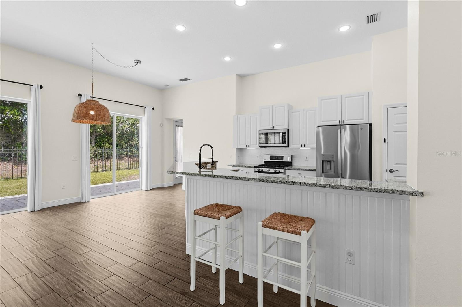 CHARLESTON POINTE PH 1A AT UNIV PLACE - Residential