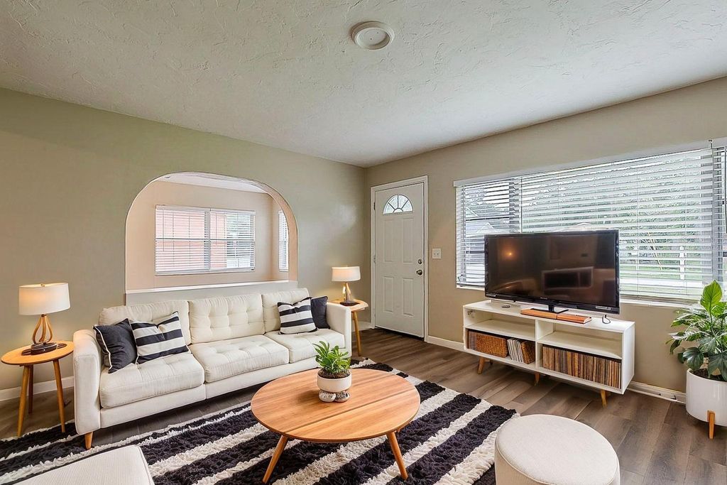 Photo of 1520 S Washington Avenue, Clearwater, FL 33756 (MLS # O6375936)