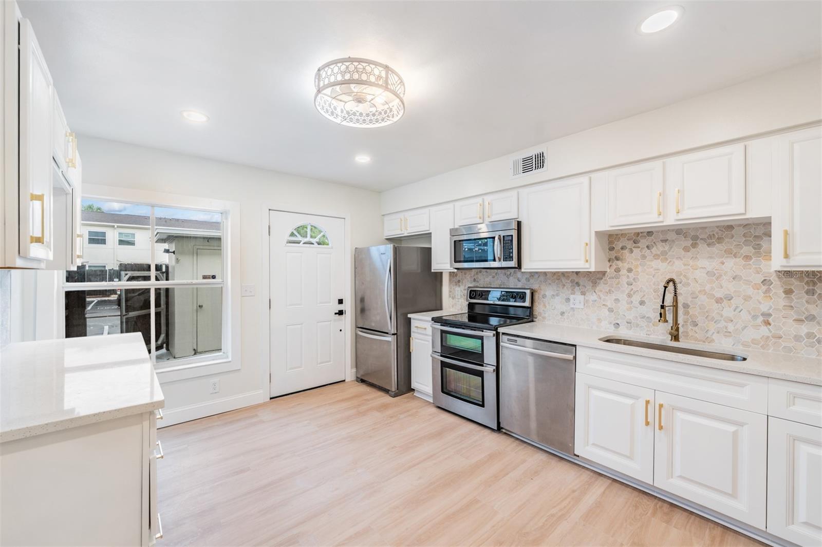 4215 LA SORRENTO COURT