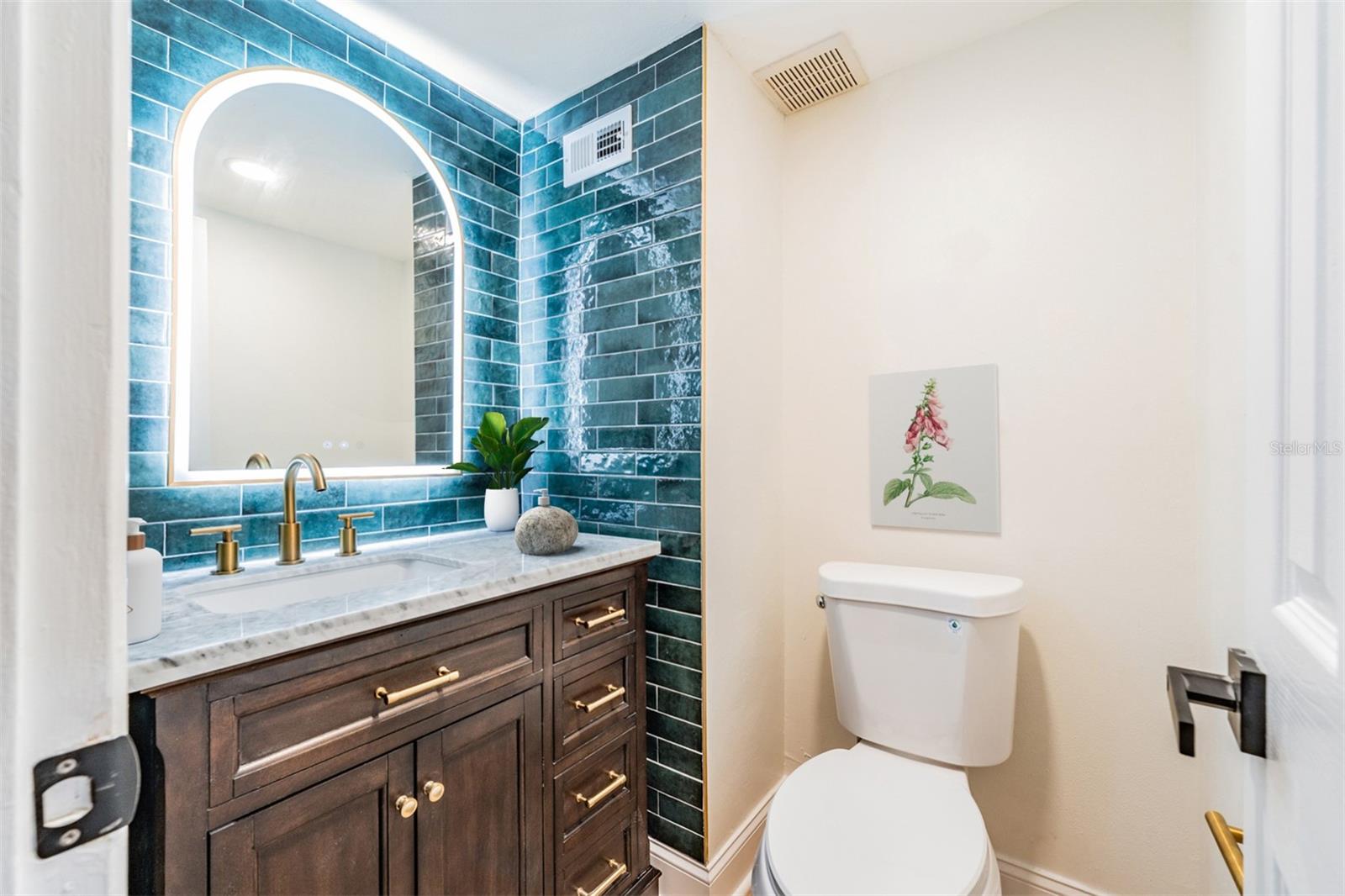 4215 LA SORRENTO COURT