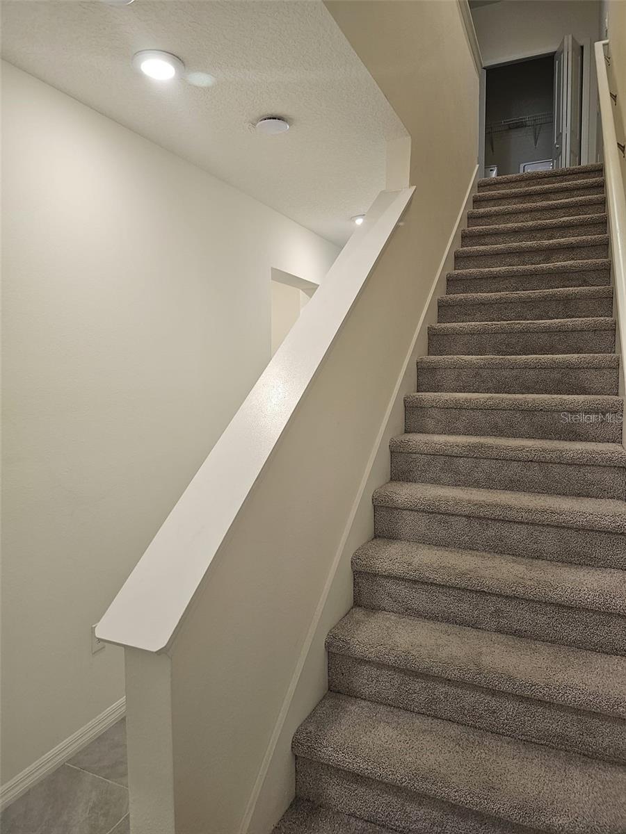 CREEKSIDE TWNHMS - Residential Lease