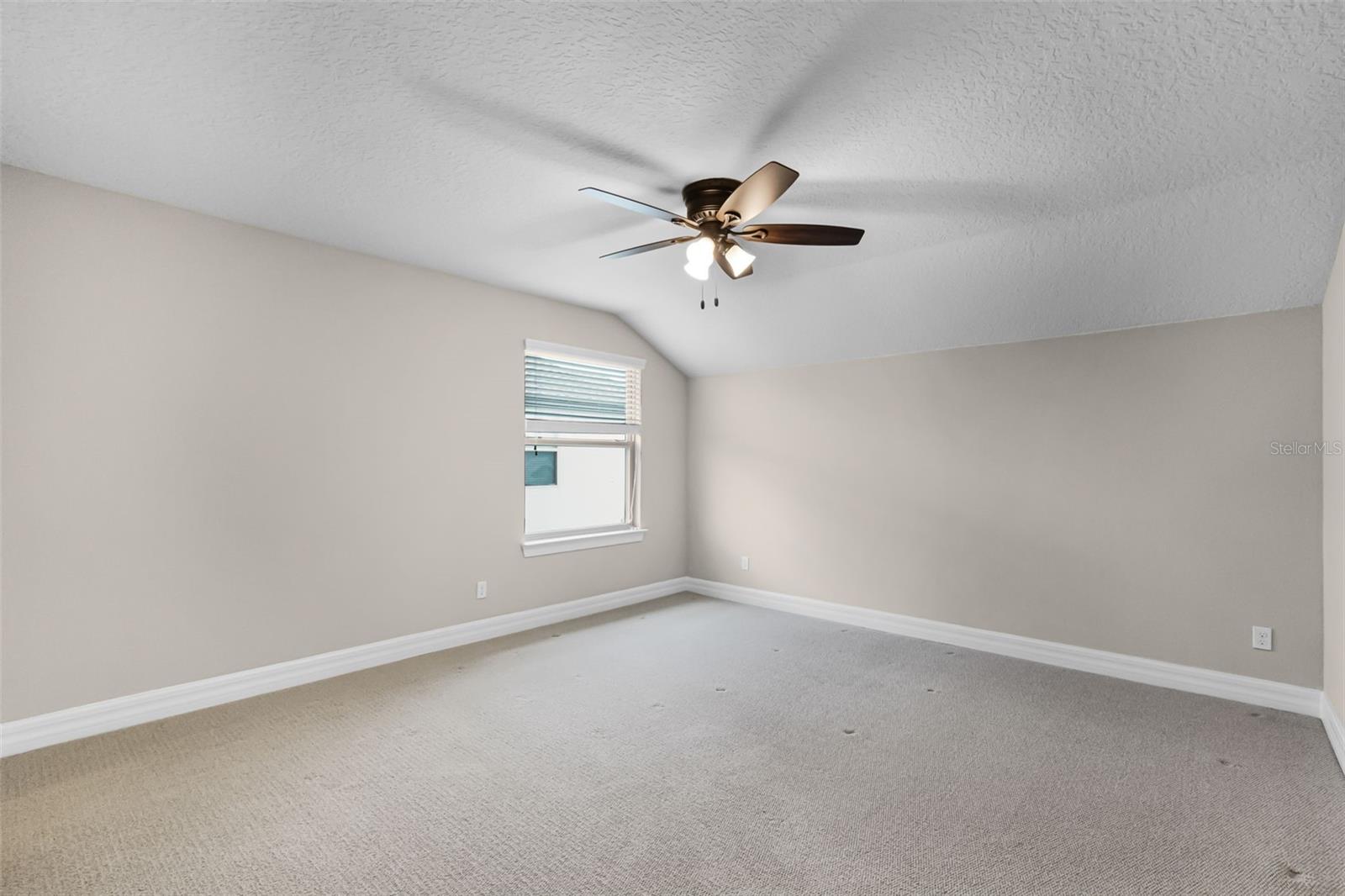 LAKESHORE AT NARCOOSSEE PH 3 2ND REP - Residential Lease