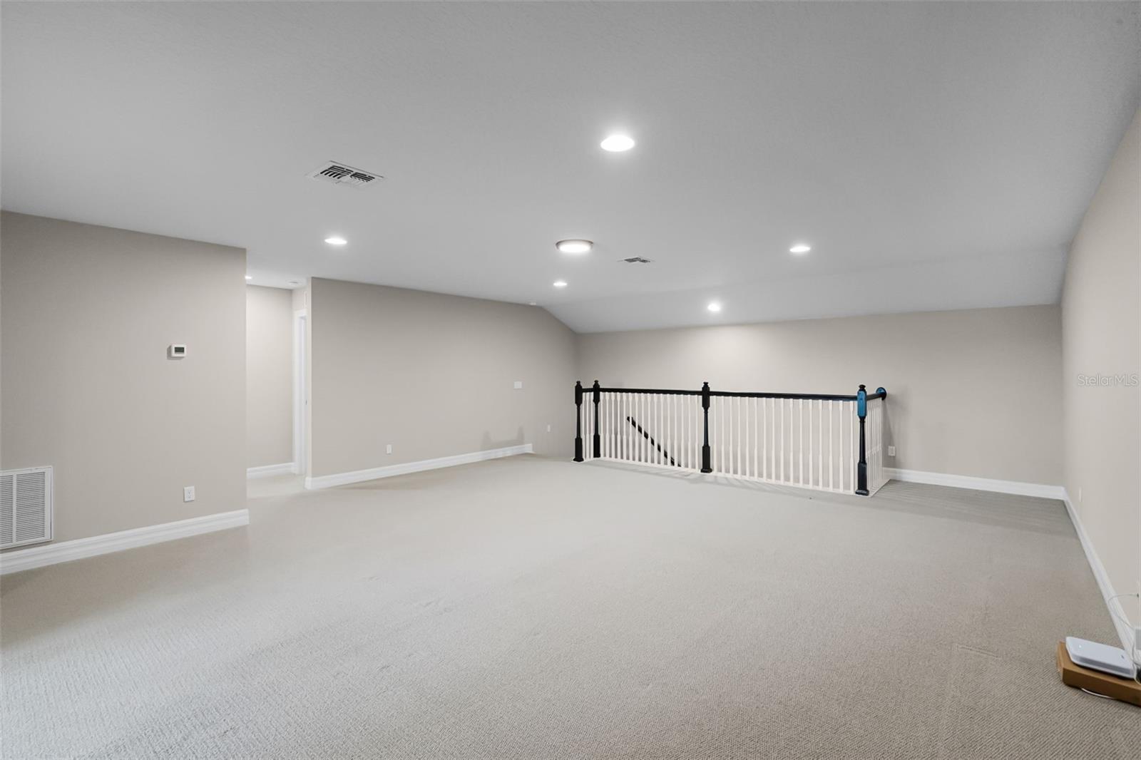 LAKESHORE AT NARCOOSSEE PH 3 2ND REP - Residential Lease