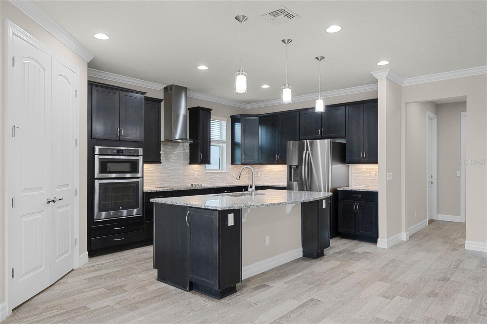 LAKESHORE AT NARCOOSSEE PH 3 2ND REP - Residential Lease