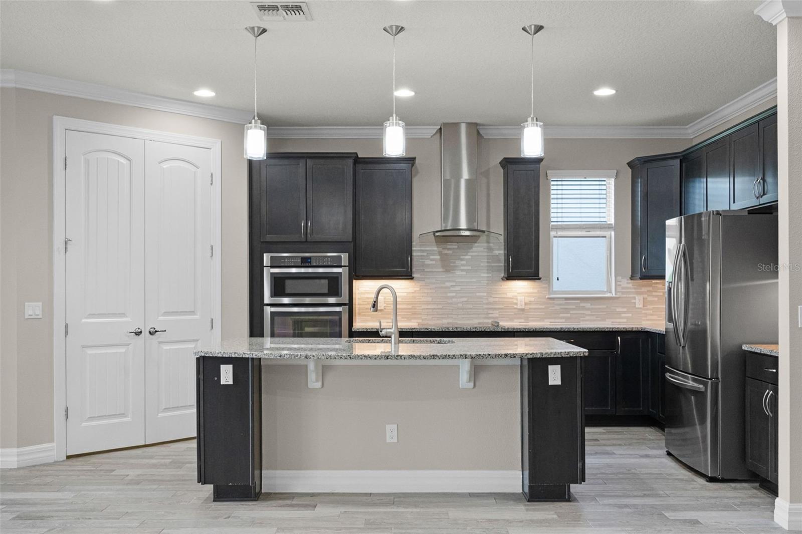 LAKESHORE AT NARCOOSSEE PH 3 2ND REP - Residential Lease
