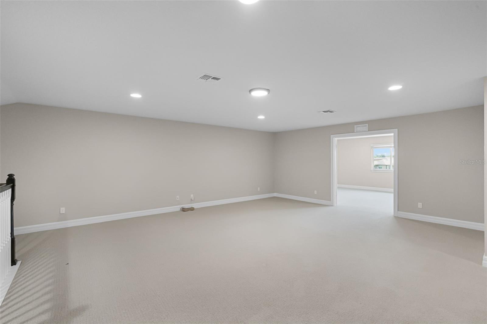 LAKESHORE AT NARCOOSSEE PH 3 2ND REP - Residential Lease