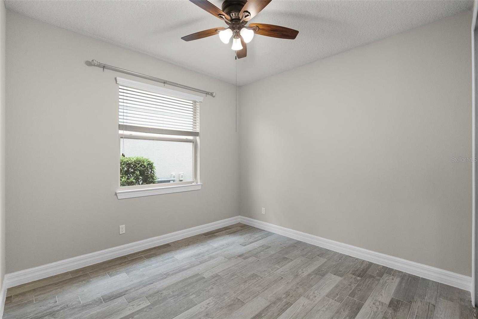 LAKESHORE AT NARCOOSSEE PH 3 2ND REP - Residential Lease