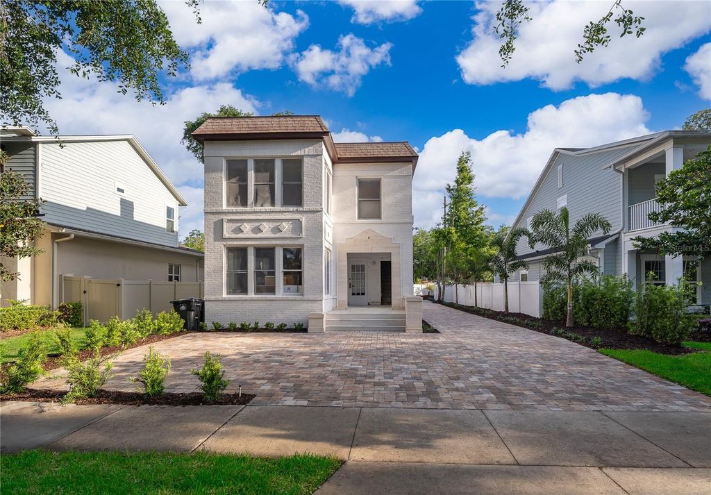 Photo of 601 Delaney Park Drive #4, Orlando, FL 32806 (MLS # O6397164)