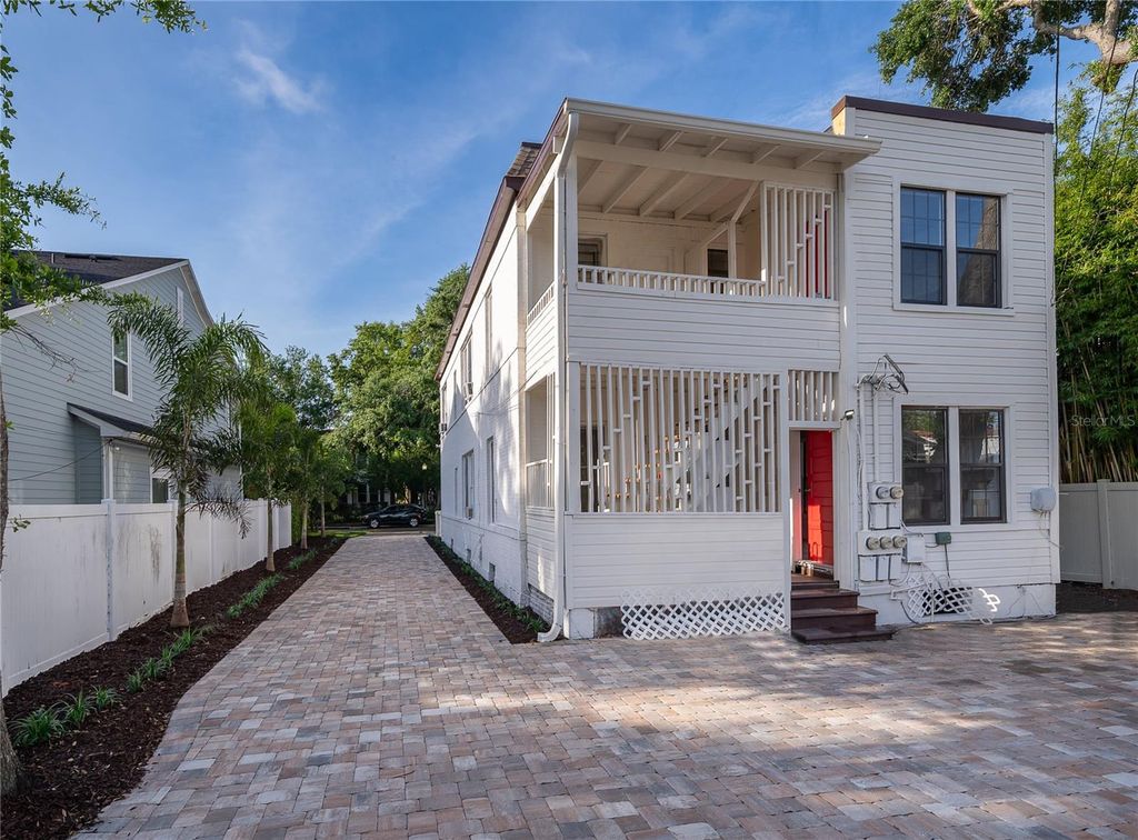 Photo of 601 Delaney Park Drive #4, Orlando, FL 32806 (MLS # O6397164)