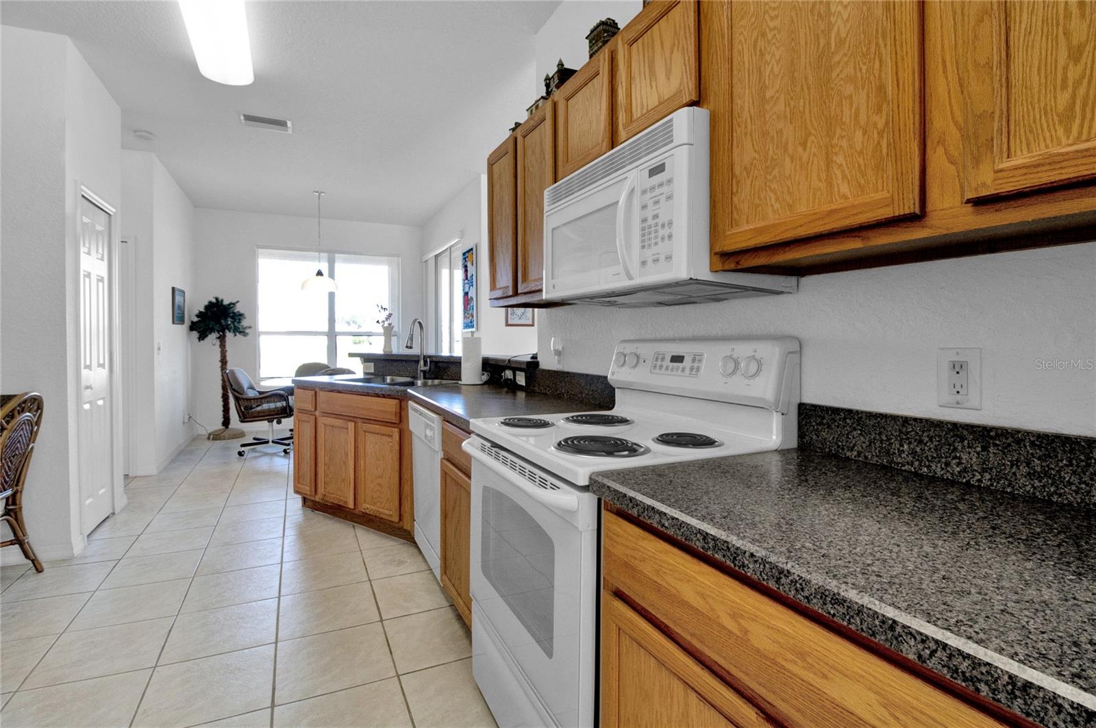 KINGS GATE PH 04 - Residential