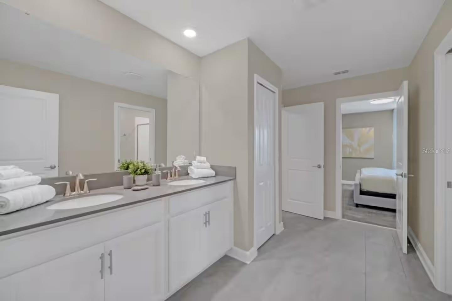 COVE AT STOREY LAKE II - Residential