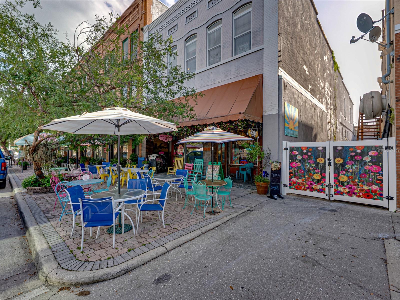135 S CENTRAL AVENUE