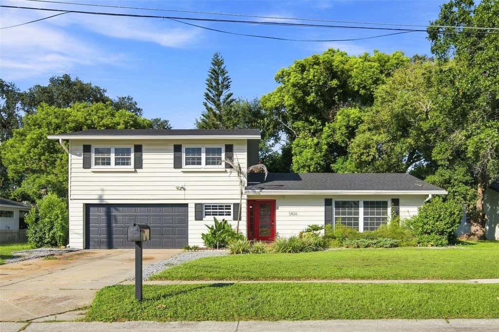 Photo of 5826 Woodbine Drive, Belle Isle, FL 32809 (MLS # O6433232)