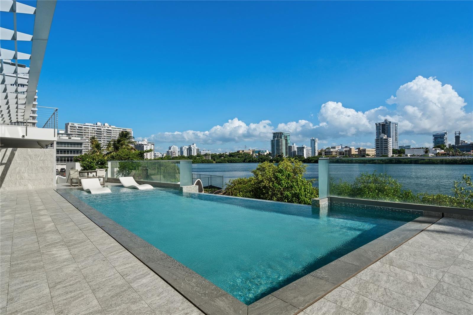 PENINSULA - Residential