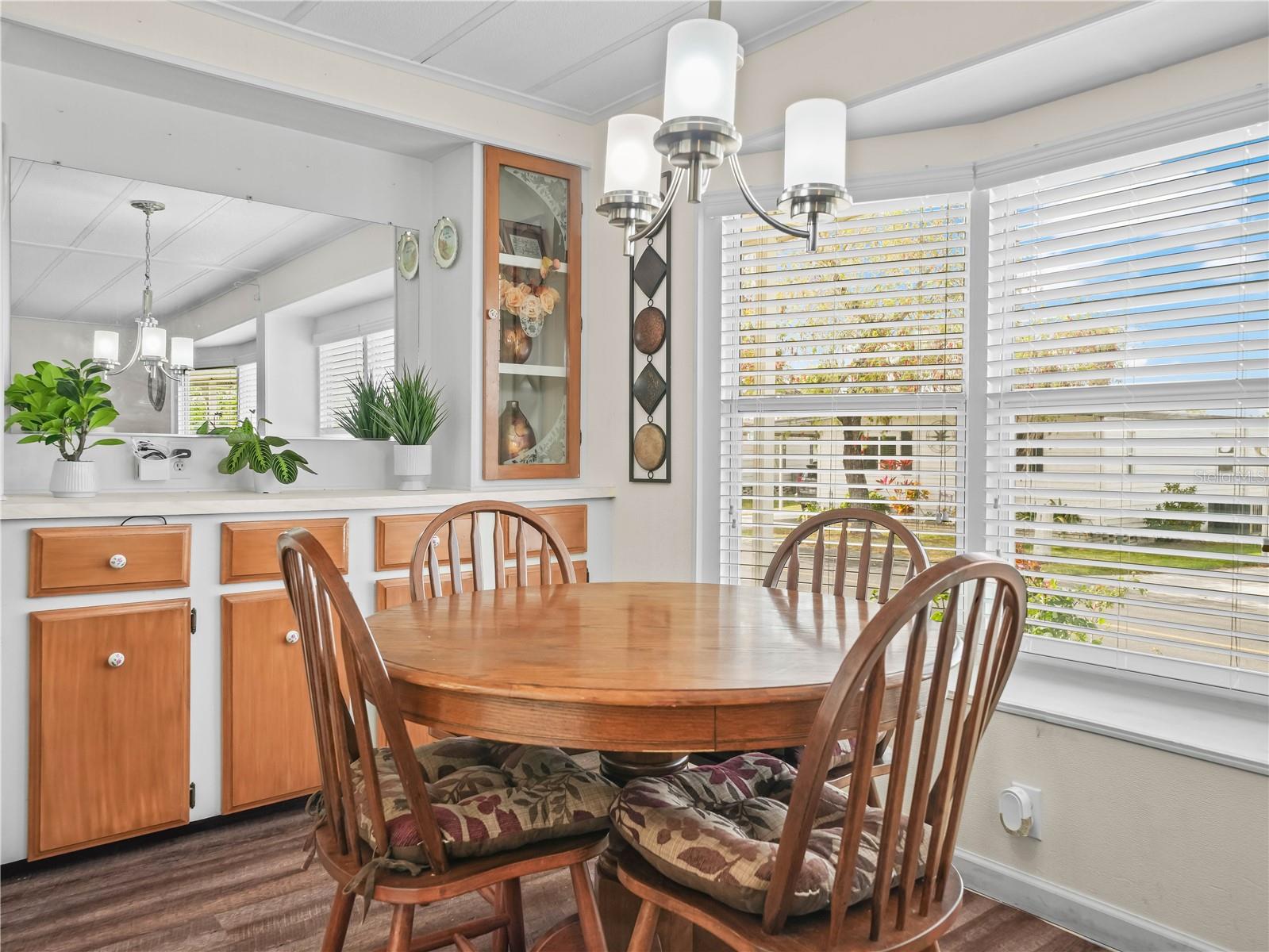 FLORAL LAKES - Residential