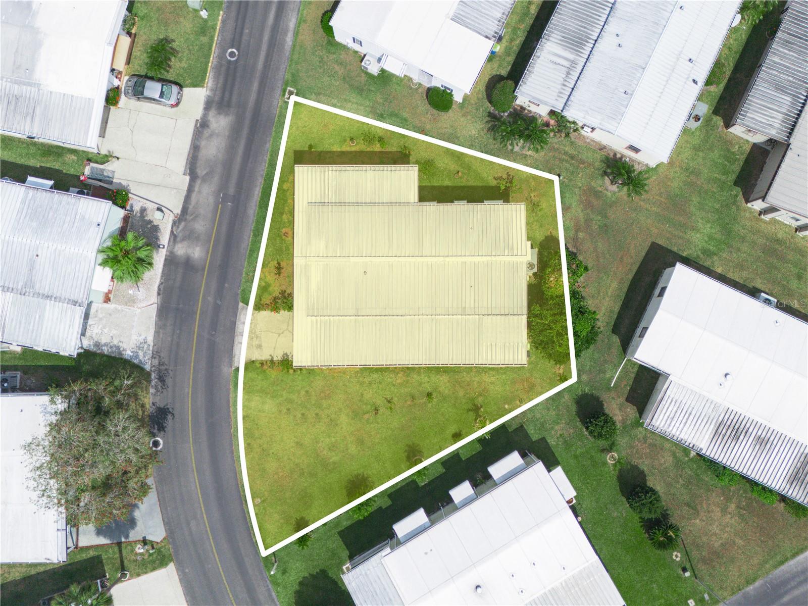 FLORAL LAKES - Residential