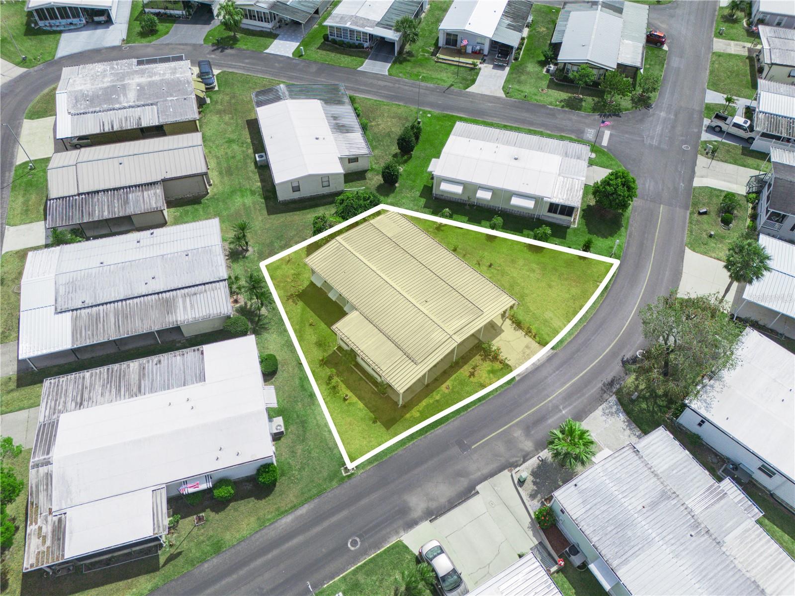 FLORAL LAKES - Residential