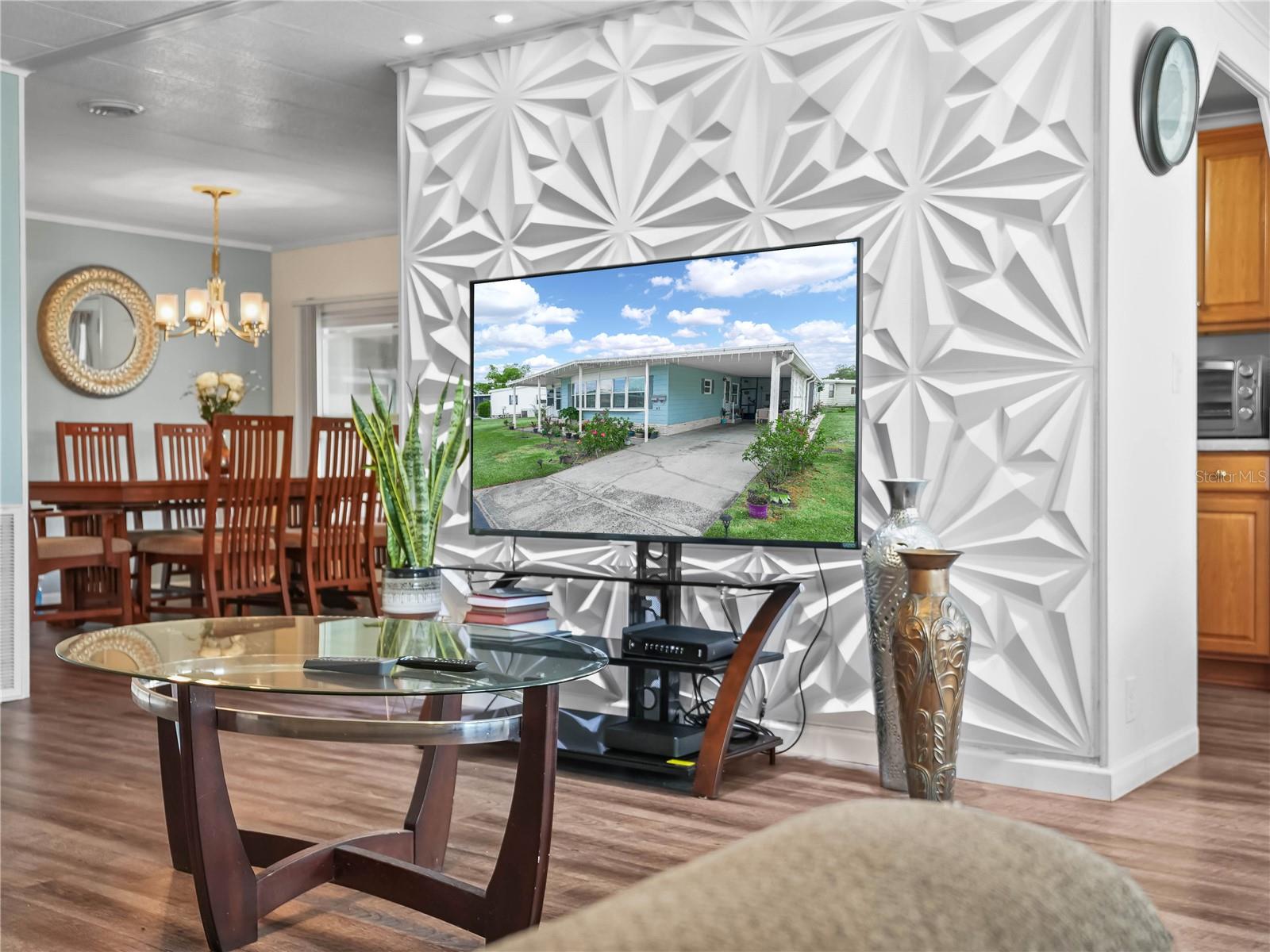 FLORAL LAKES - Residential