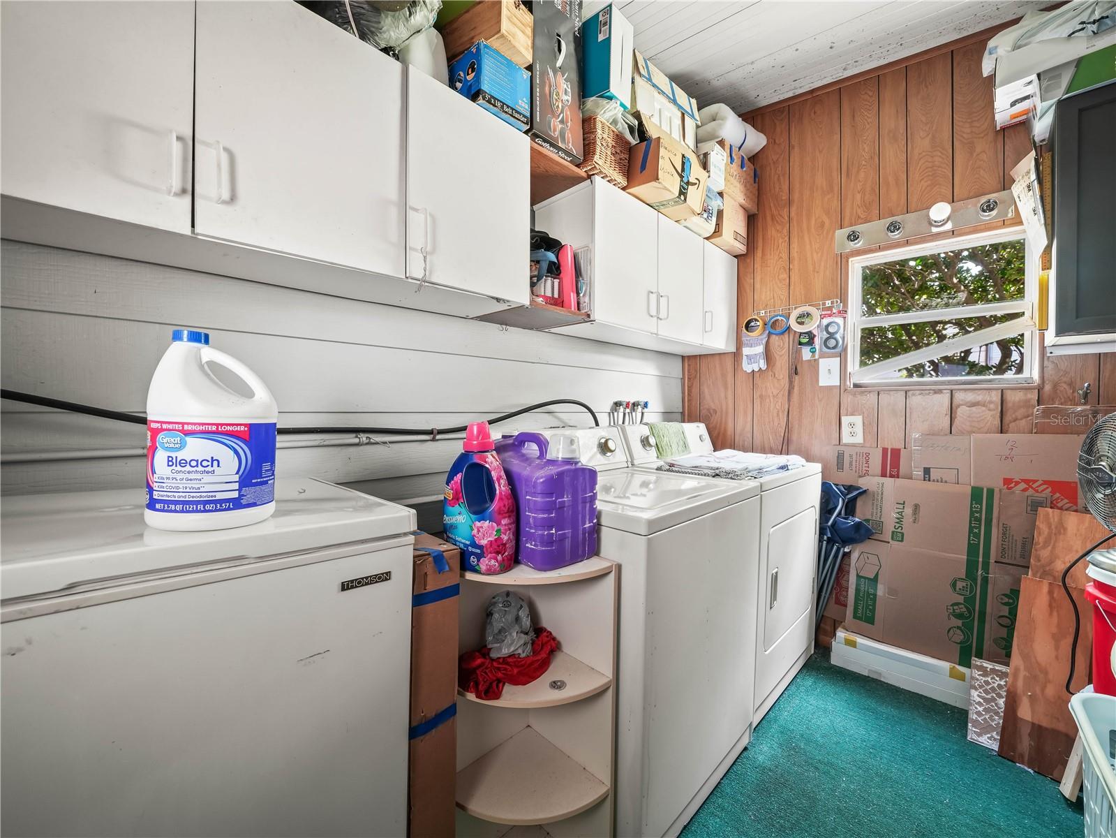 FLORAL LAKES - Residential