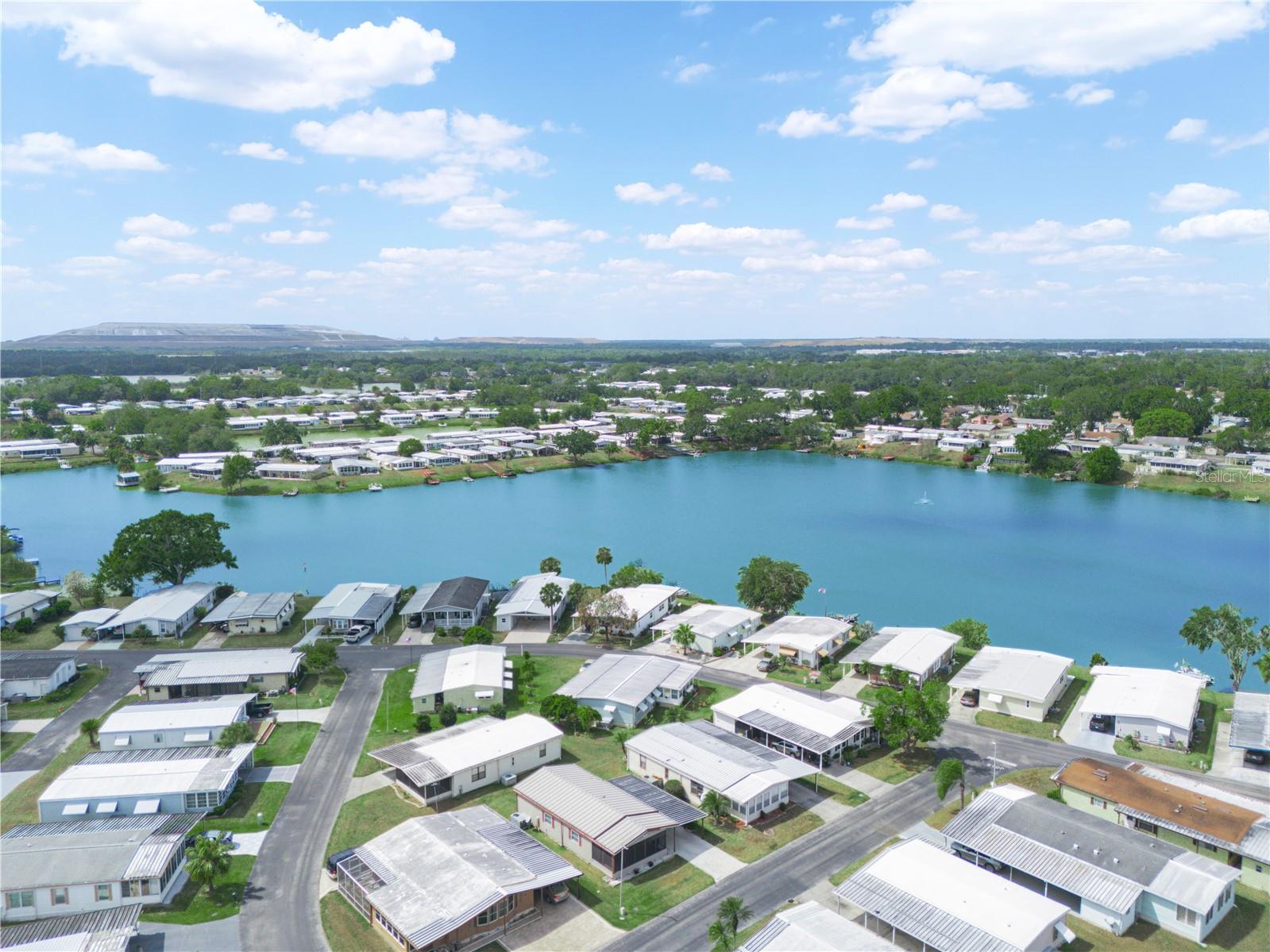 FLORAL LAKES - Residential