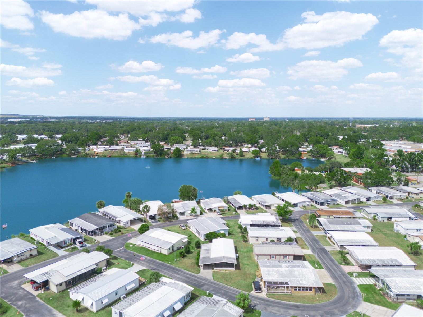 FLORAL LAKES - Residential