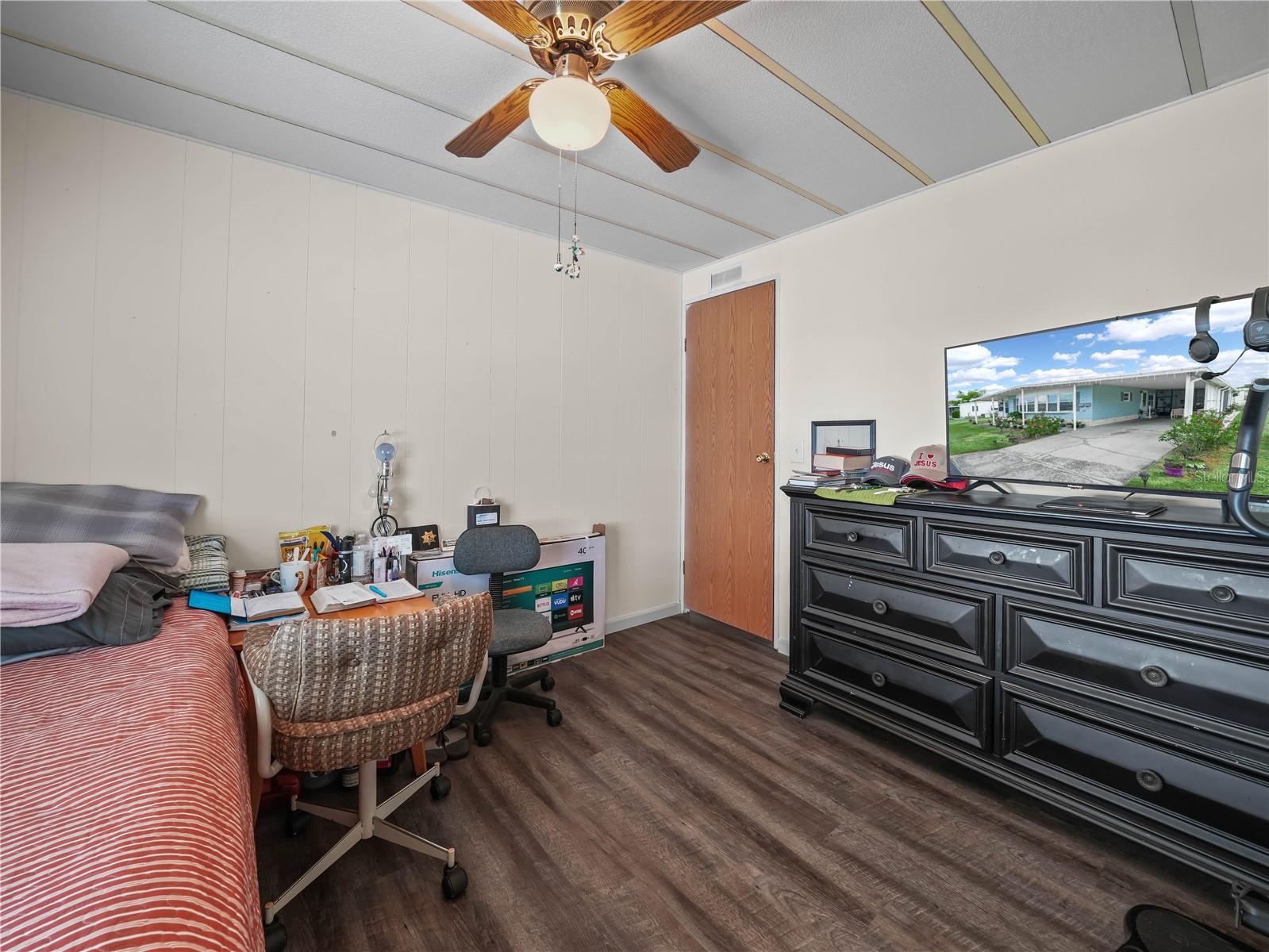 FLORAL LAKES - Residential