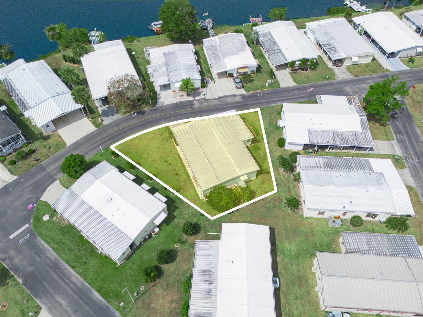 FLORAL LAKES - Residential