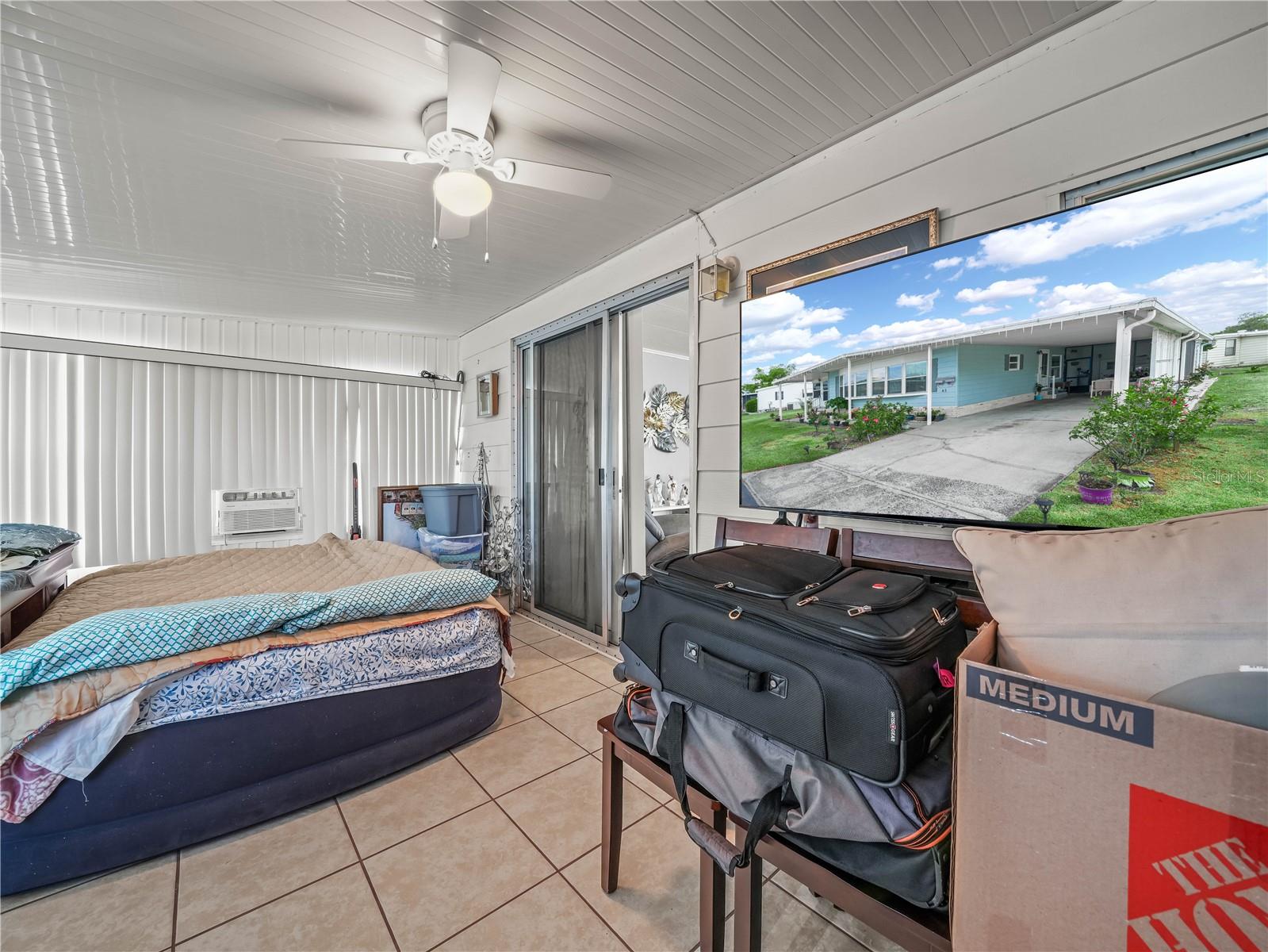 FLORAL LAKES - Residential