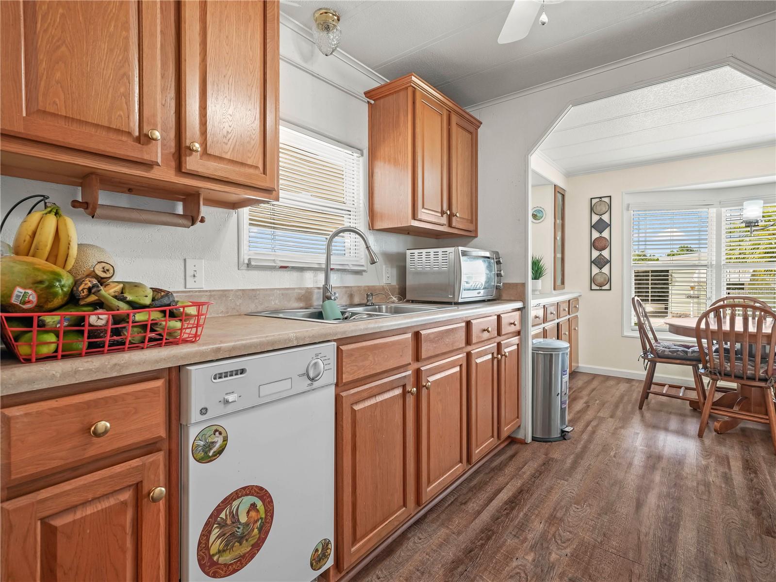 FLORAL LAKES - Residential